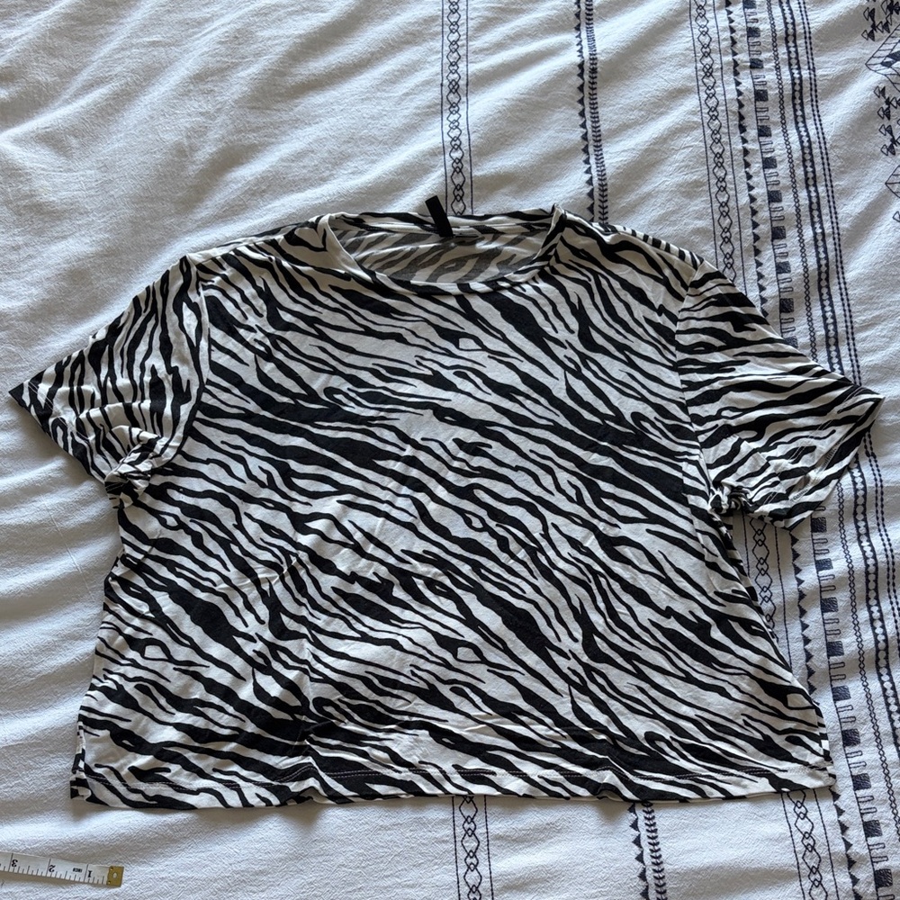 Vero Moda Black and White Zebra Pattern Tee